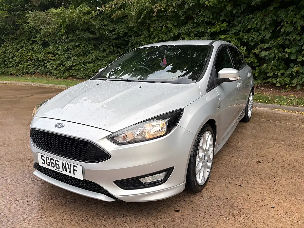 Used 2016 Ford Focus ST-Line Silver - Front View