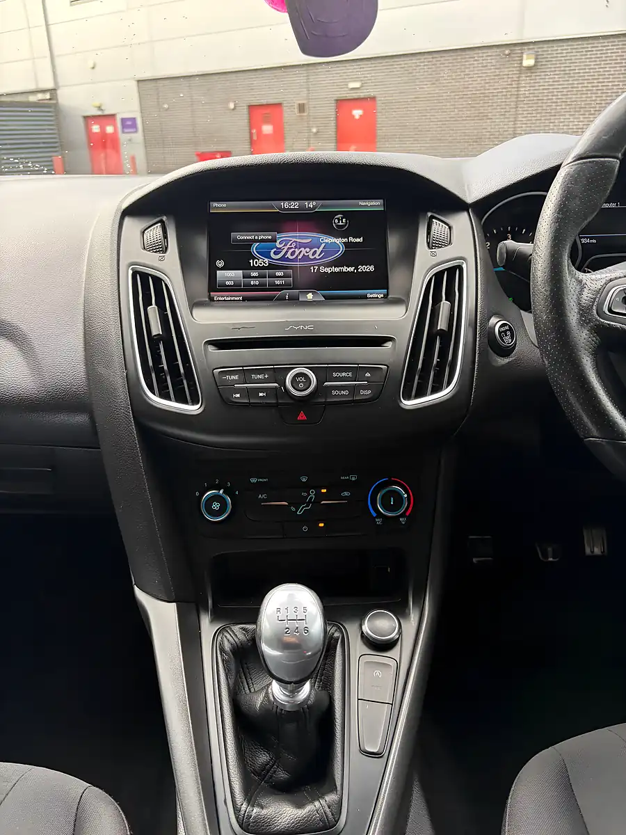 Used 2016 Ford Focus ST-Line Silver - Interior and Exterior details 12