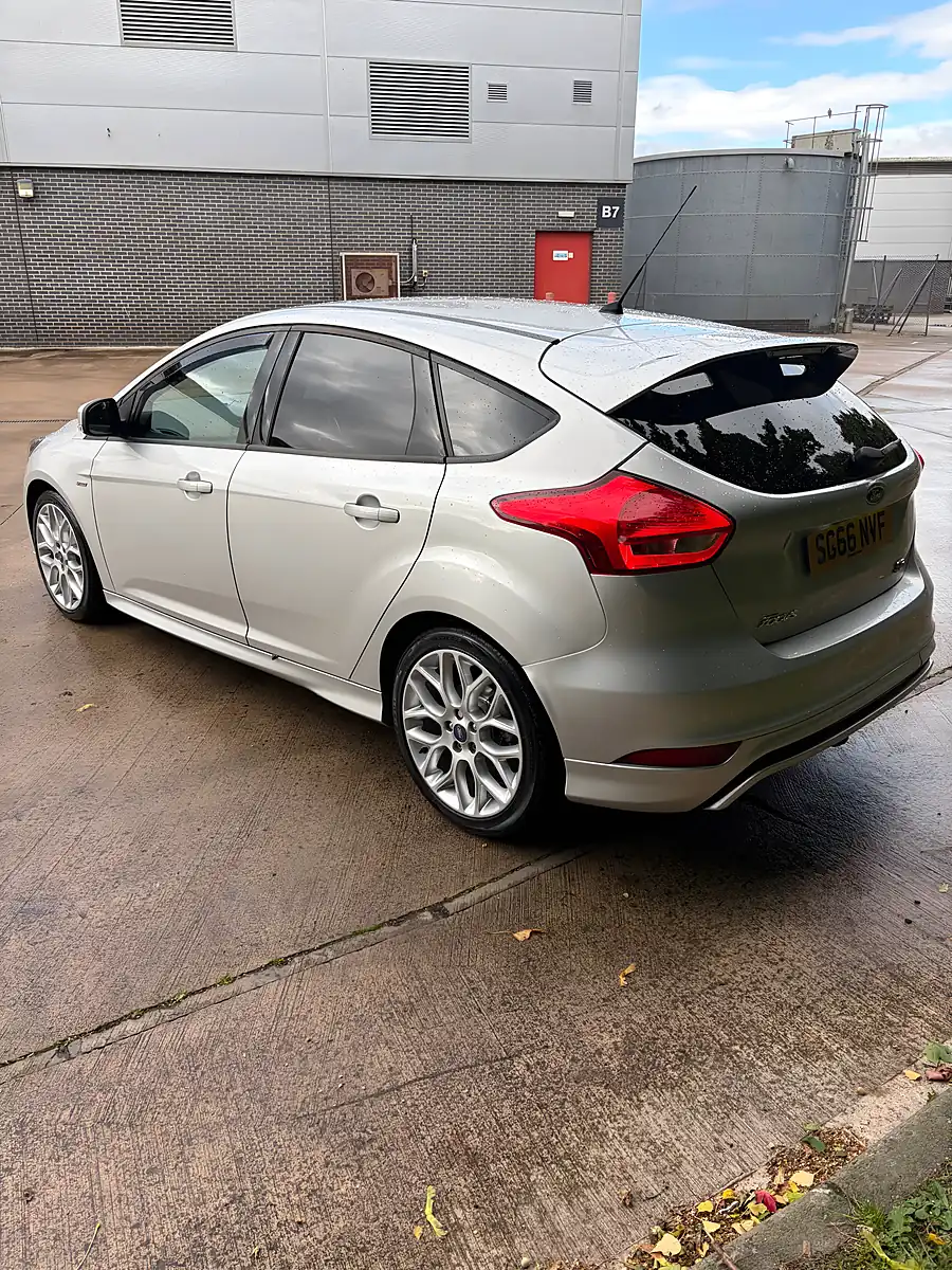 Used 2016 Ford Focus ST-Line Silver - Interior and Exterior details 3