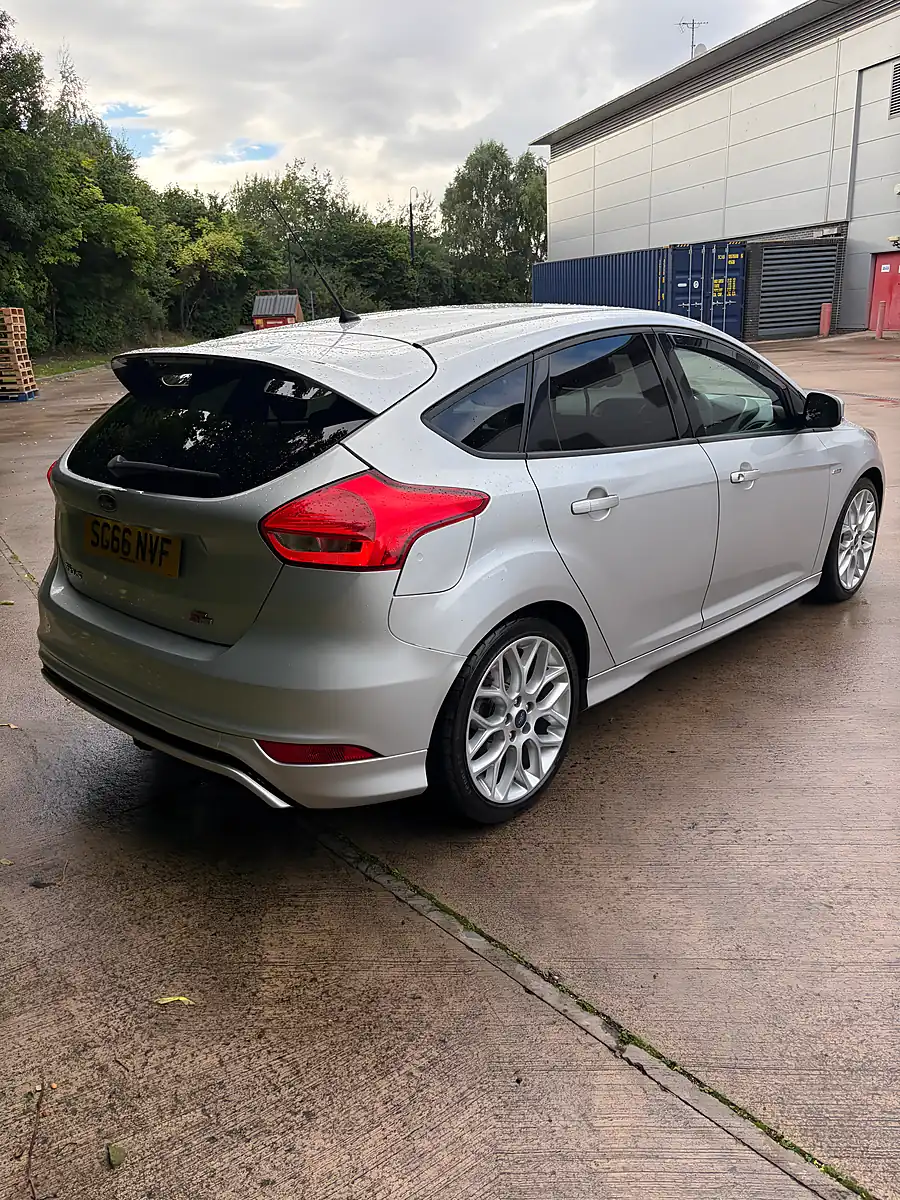 Used 2016 Ford Focus ST-Line Silver - Interior and Exterior details 5
