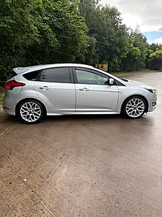 Used 2016 Ford Focus ST-Line Silver - Interior and Exterior details 6