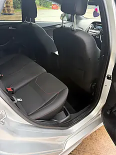 Used 2016 Ford Focus ST-Line Silver - Interior and Exterior details 8
