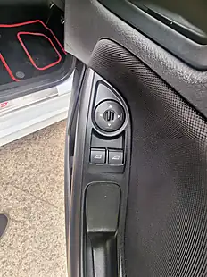 Used 2016 Ford Focus ST-Line White - Interior and Exterior details 14
