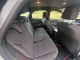 Used 2016 Ford Focus ST-Line White - Interior and Exterior details 9