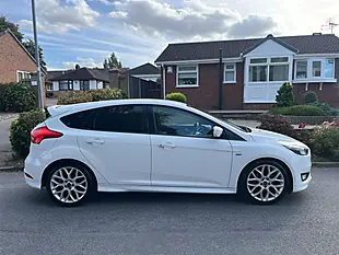 Used 2016 Ford Focus ST-Line White - Interior and Exterior details 10