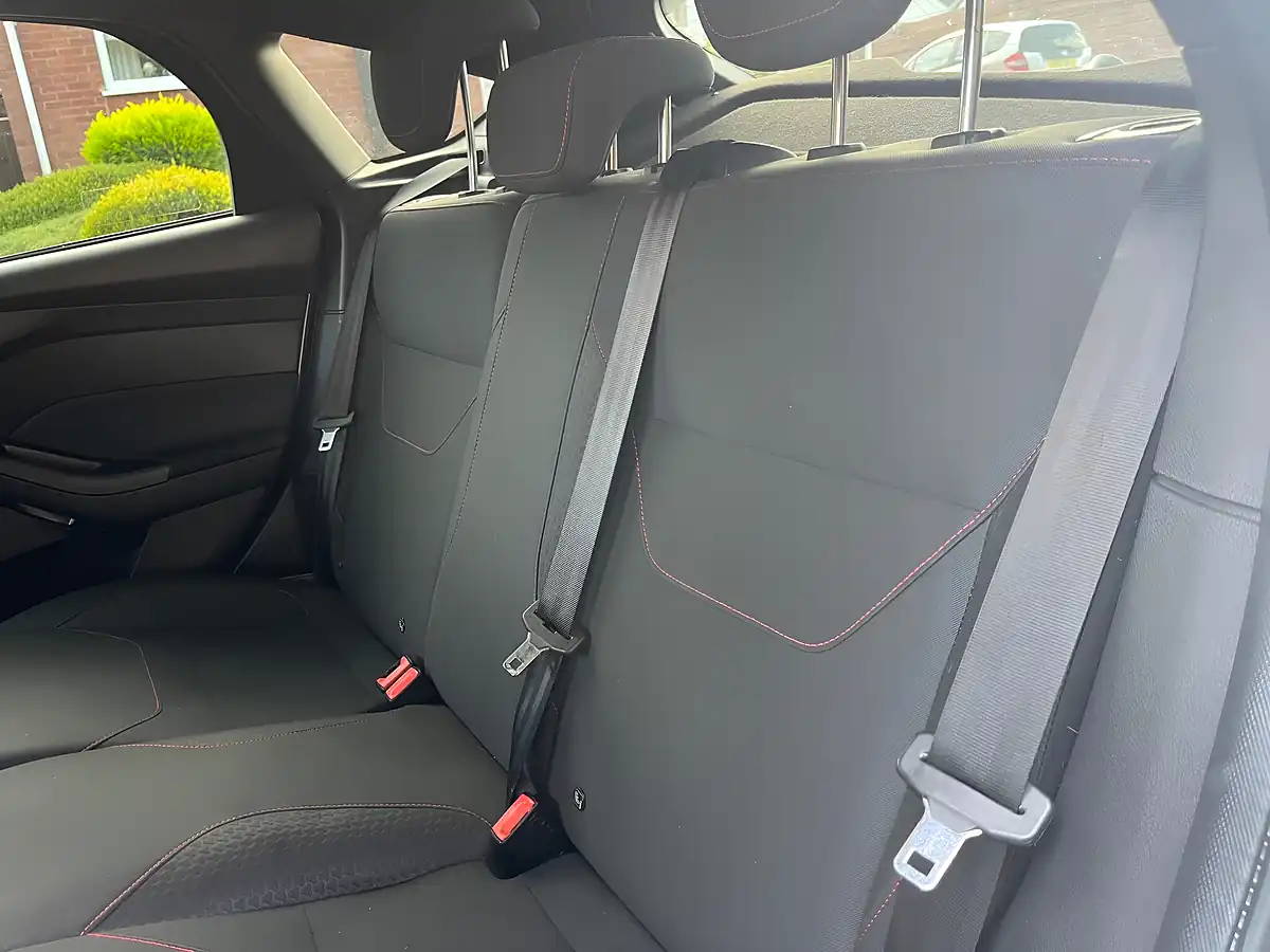 Used 2016 Ford Focus ST-Line White - Interior and Exterior details 13