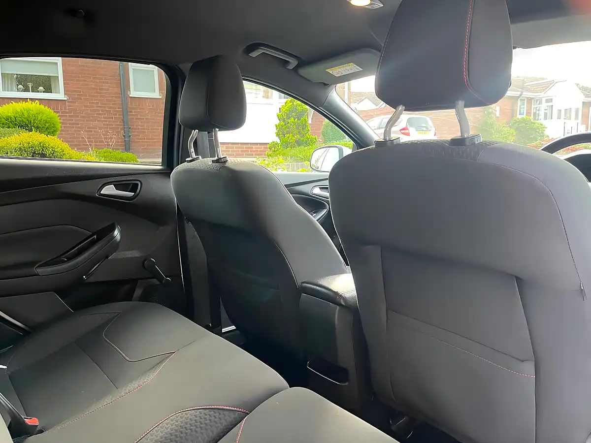 Used 2016 Ford Focus ST-Line White - Interior and Exterior details 14
