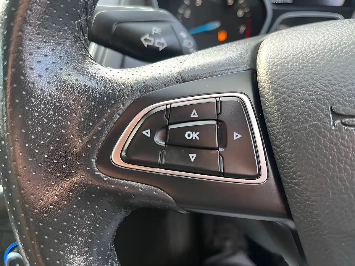 Used 2016 Ford Focus ST-Line White - Interior and Exterior details 16