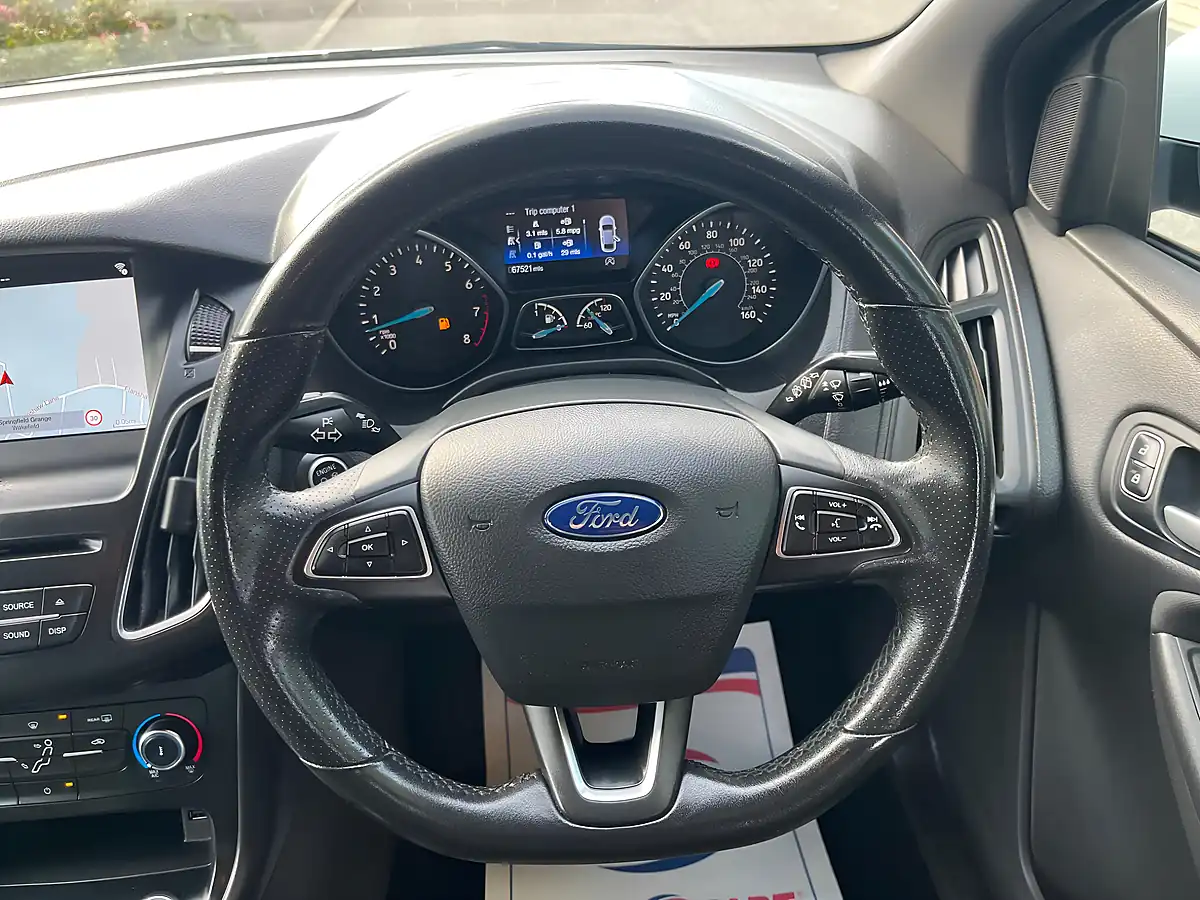 Used 2016 Ford Focus ST-Line White - Interior and Exterior details 19