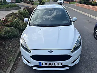 Used 2016 Ford Focus ST-Line White - Interior and Exterior details 3