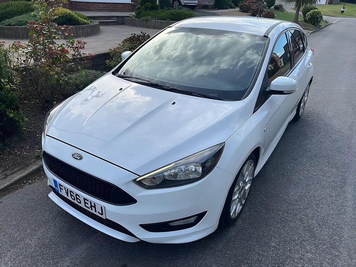 Used 2016 Ford Focus ST-Line White - Interior and Exterior details 4