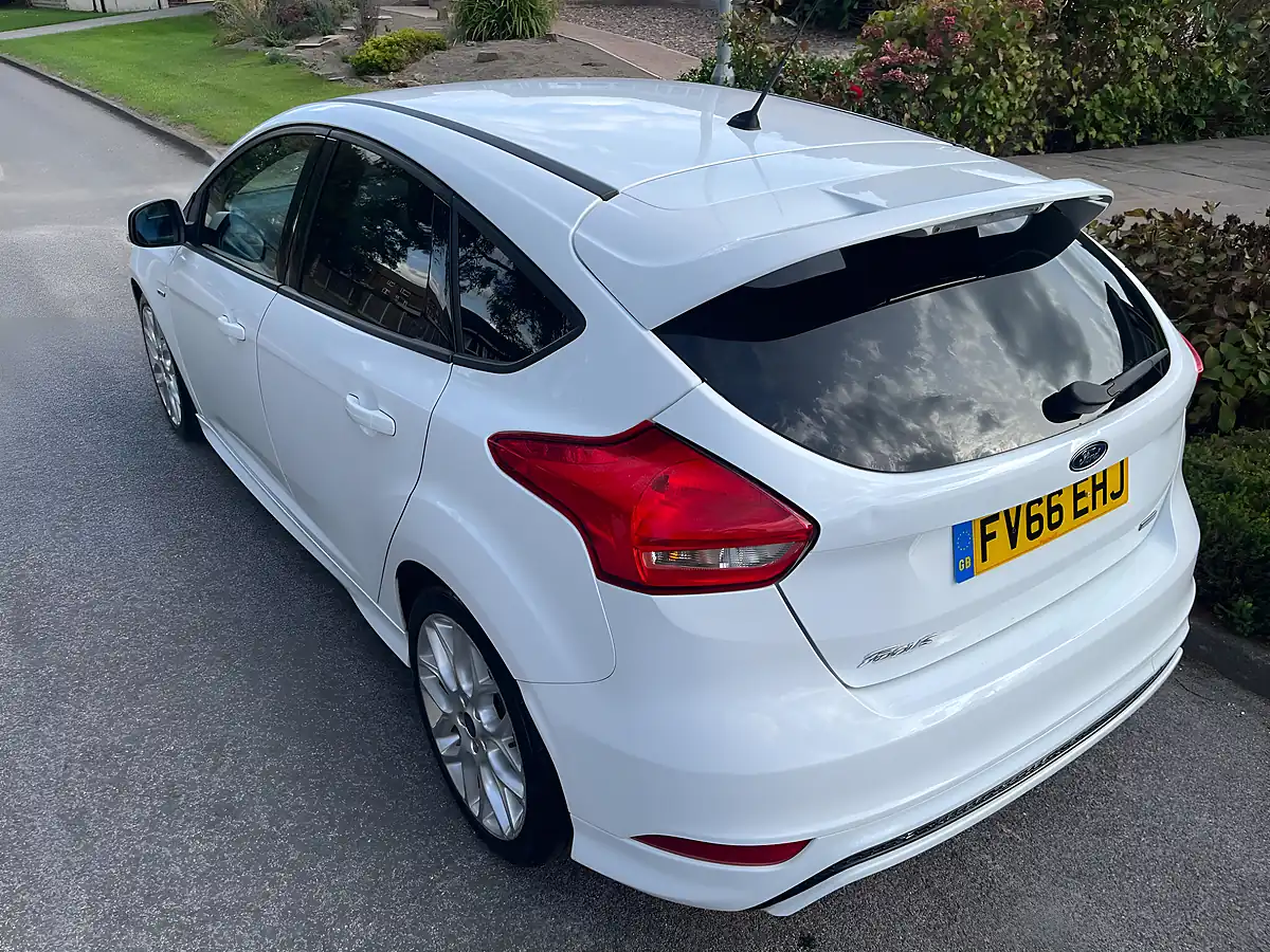 Used 2016 Ford Focus ST-Line White - Interior and Exterior details 5