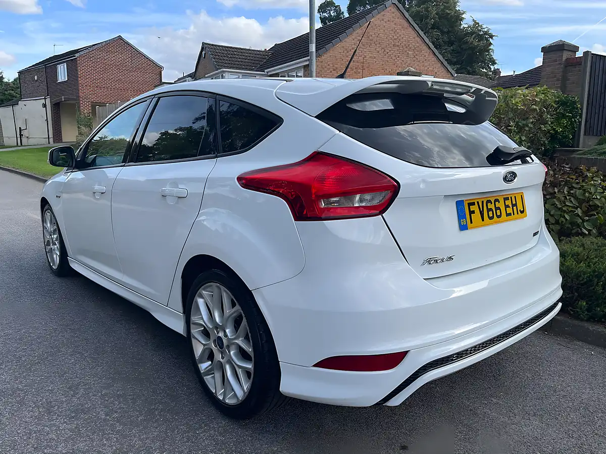 Used 2016 Ford Focus ST-Line White - Interior and Exterior details 8