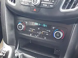 Used 2016 Ford Focus Style Blue - Interior and Exterior details 12