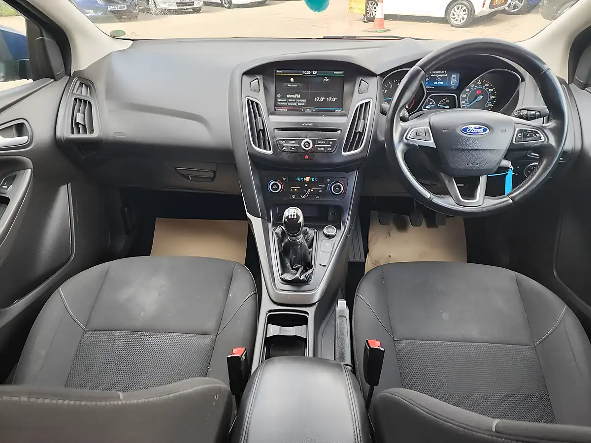 Used 2016 Ford Focus Style Blue - Interior and Exterior details 7