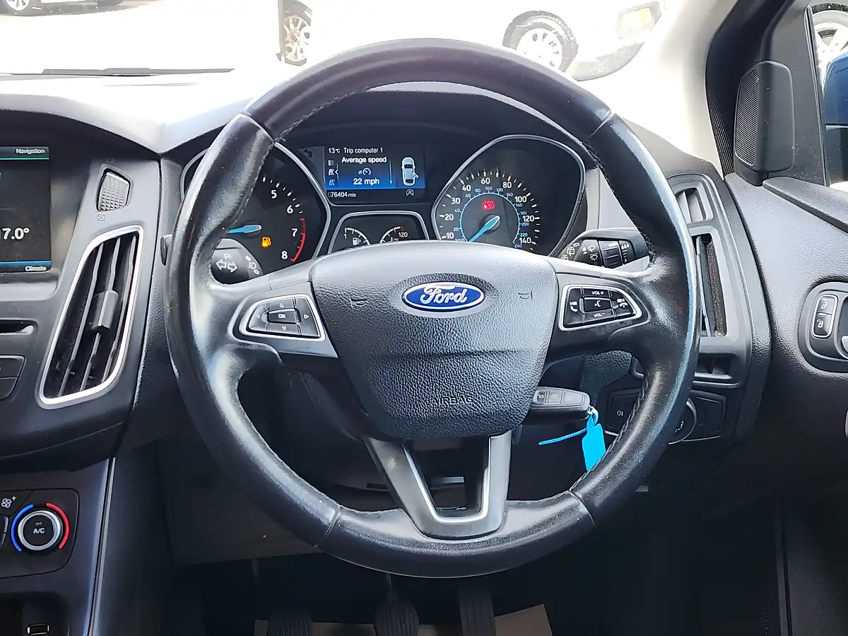Used 2016 Ford Focus Style Blue - Interior and Exterior details 8