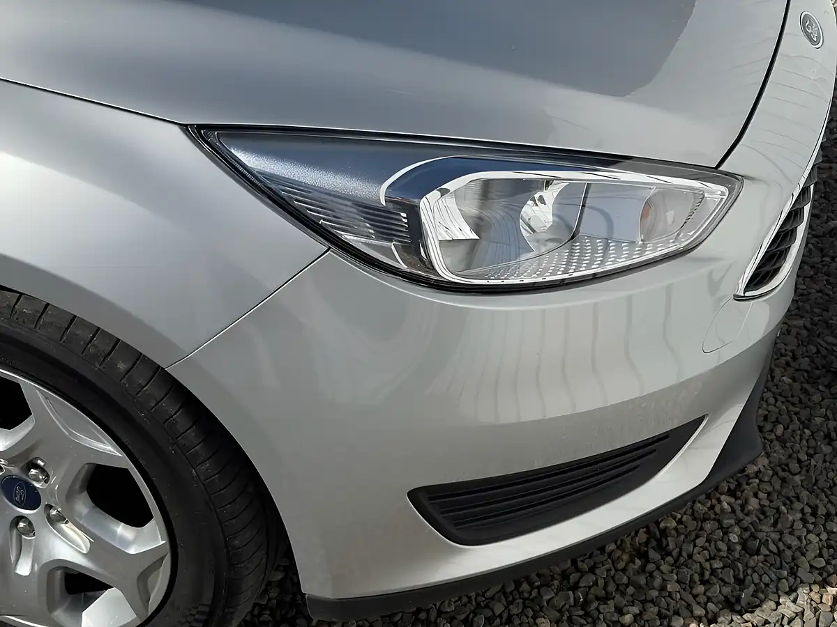 Used 2016 Ford Focus Style Silver - Interior and Exterior details 11