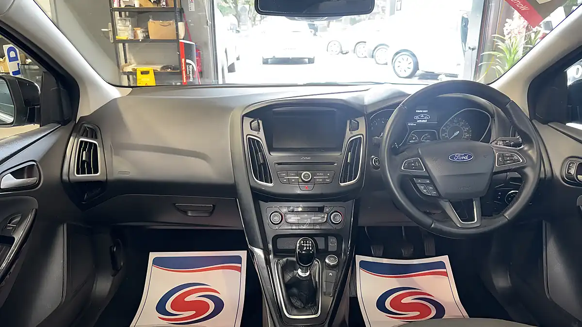 Used 2016 Ford Focus Titanium Black - Interior and Exterior details 10