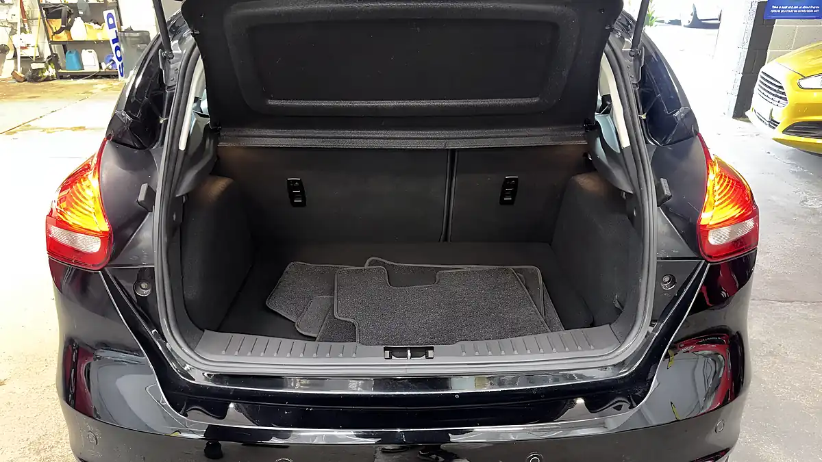 Used 2016 Ford Focus Titanium Black - Interior and Exterior details 15