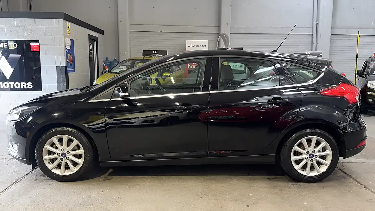 Used 2016 Ford Focus Titanium Black - Interior and Exterior details 2