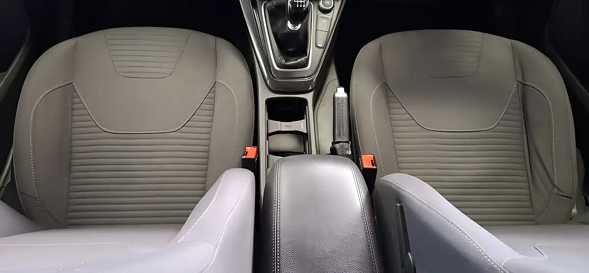 Used 2016 Ford Focus Titanium Black - Interior and Exterior details 17
