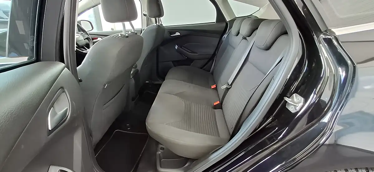 Used 2016 Ford Focus Titanium Black - Interior and Exterior details 19