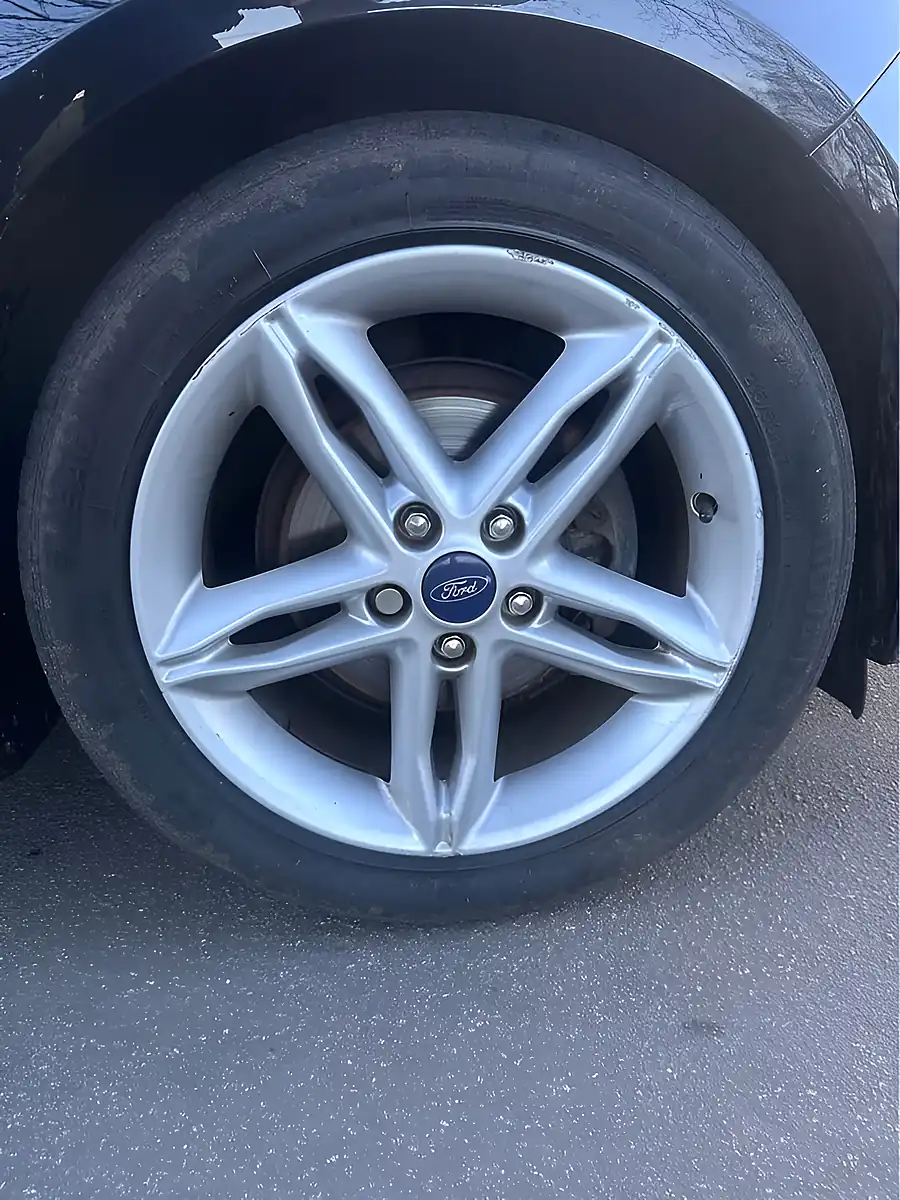 Used 2016 Ford Focus Titanium Black - Interior and Exterior details 6
