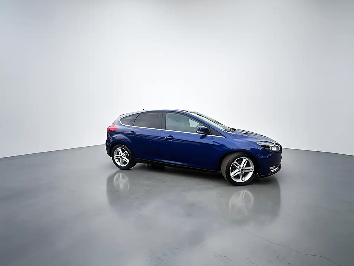 Used 2016 Ford Focus Titanium Blue - Front View