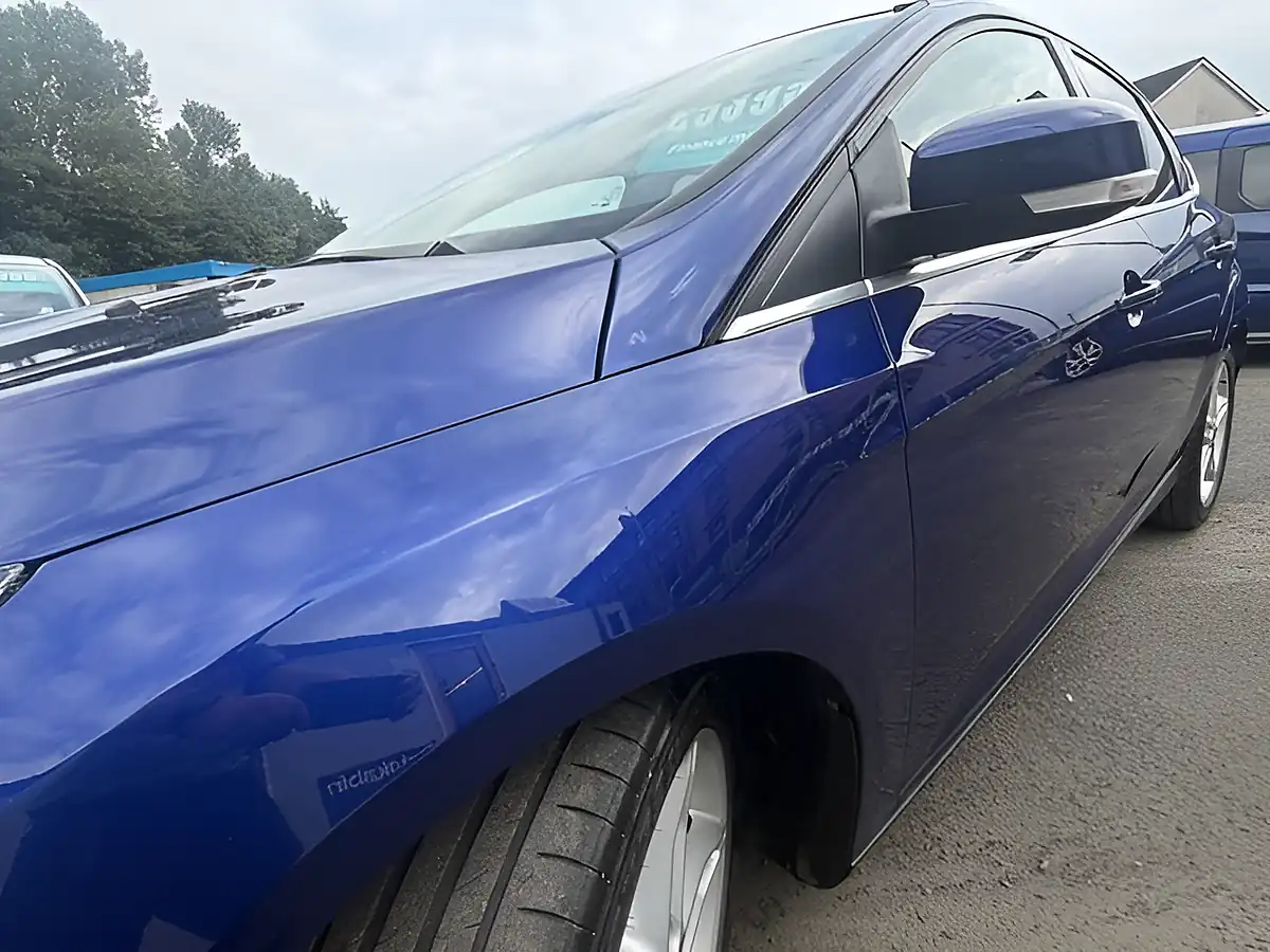 Used 2016 Ford Focus Titanium Blue - Interior and Exterior details 11