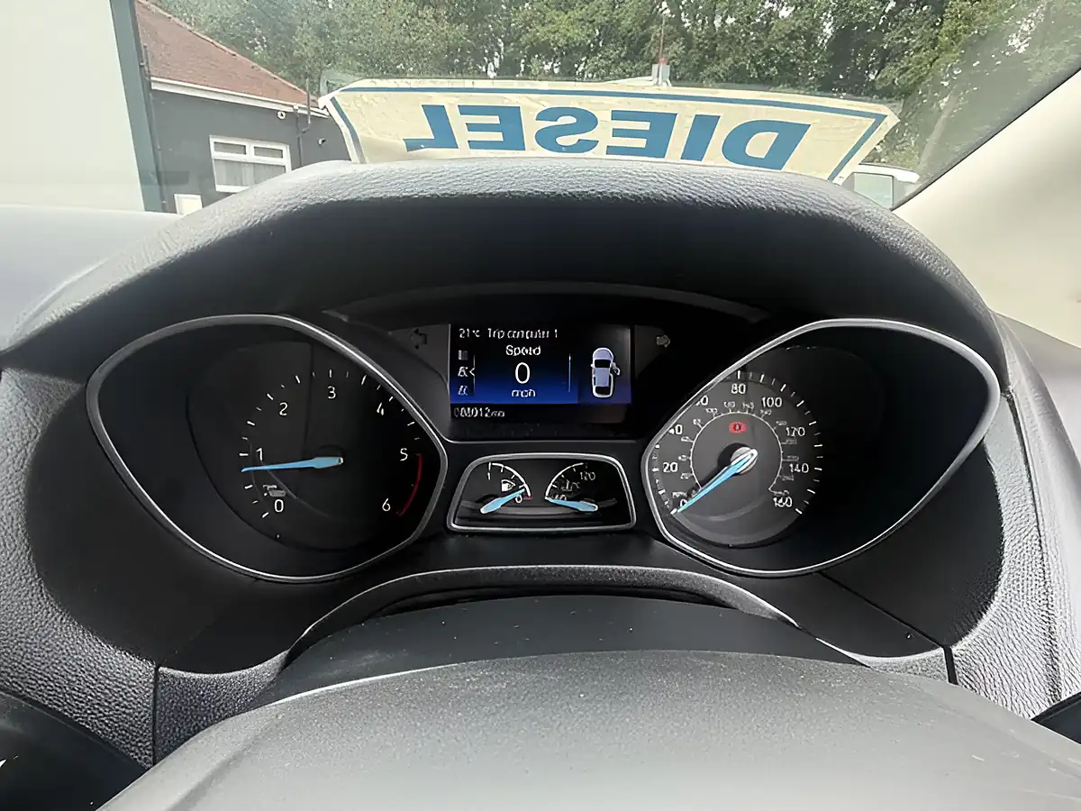Used 2016 Ford Focus Titanium Blue - Interior and Exterior details 16
