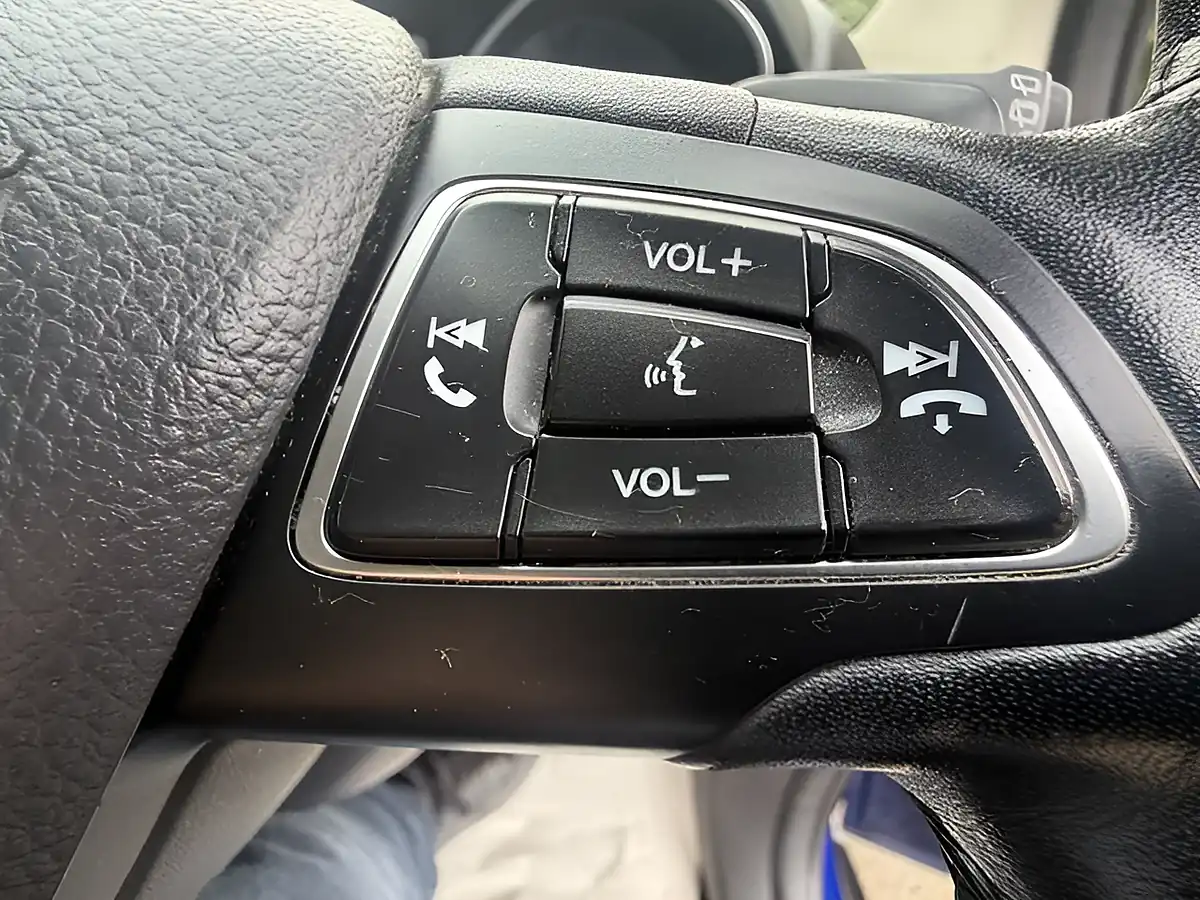 Used 2016 Ford Focus Titanium Blue - Interior and Exterior details 20