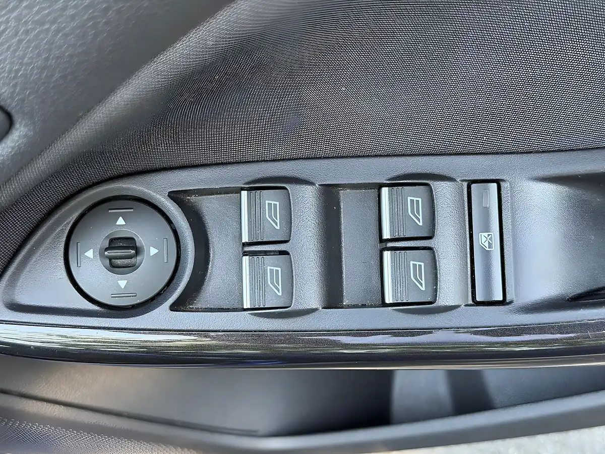 Used 2016 Ford Focus Titanium Blue - Interior and Exterior details 14