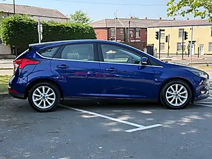 Used 2016 Ford Focus Titanium Blue - Interior and Exterior details 8