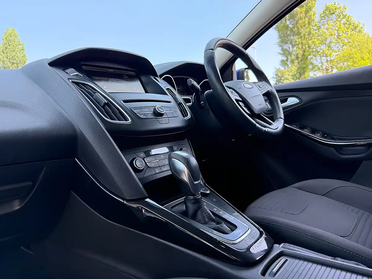 Used 2016 Ford Focus Titanium Blue - Interior and Exterior details 9