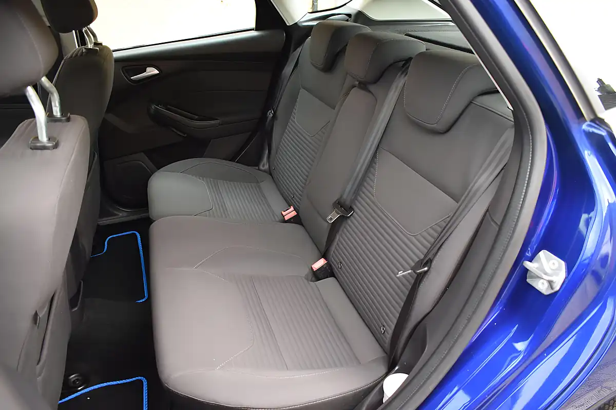 Used 2016 Ford Focus Titanium Blue - Interior and Exterior details 14