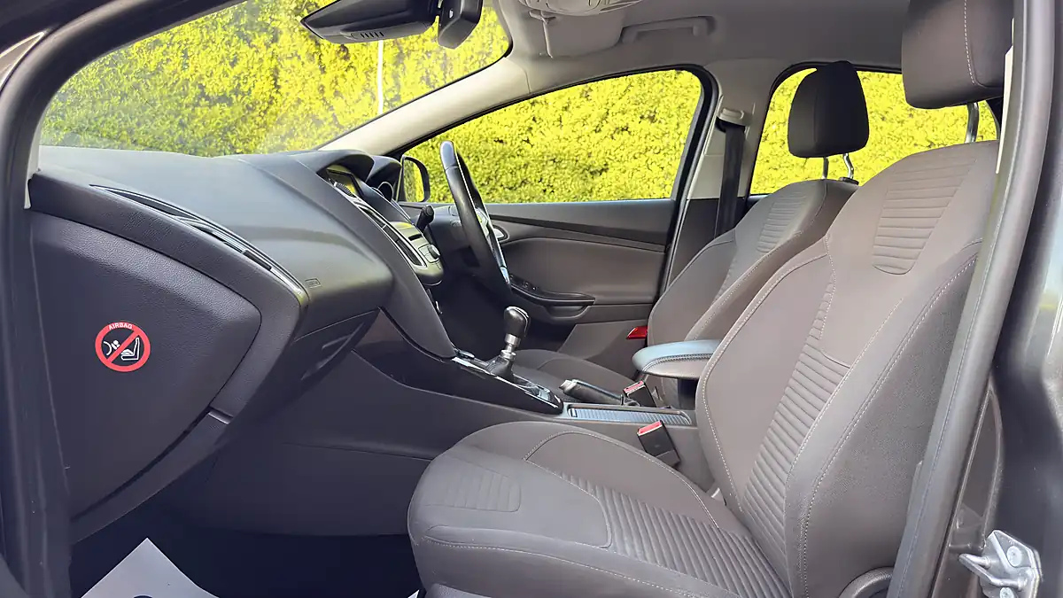 Used 2016 Ford Focus Titanium Grey - Interior and Exterior details 12