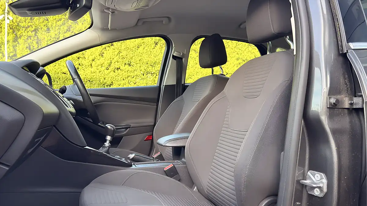 Used 2016 Ford Focus Titanium Grey - Interior and Exterior details 14