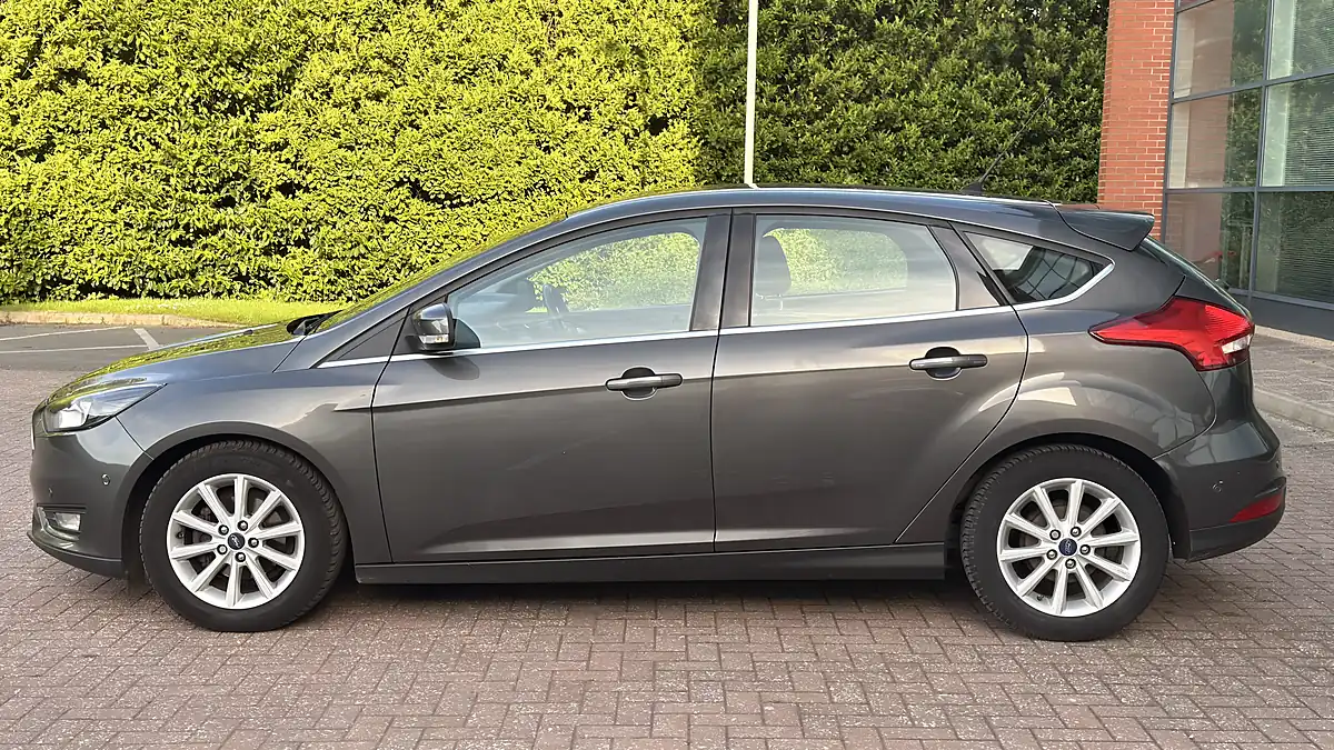 Used 2016 Ford Focus Titanium Grey - Interior and Exterior details 9
