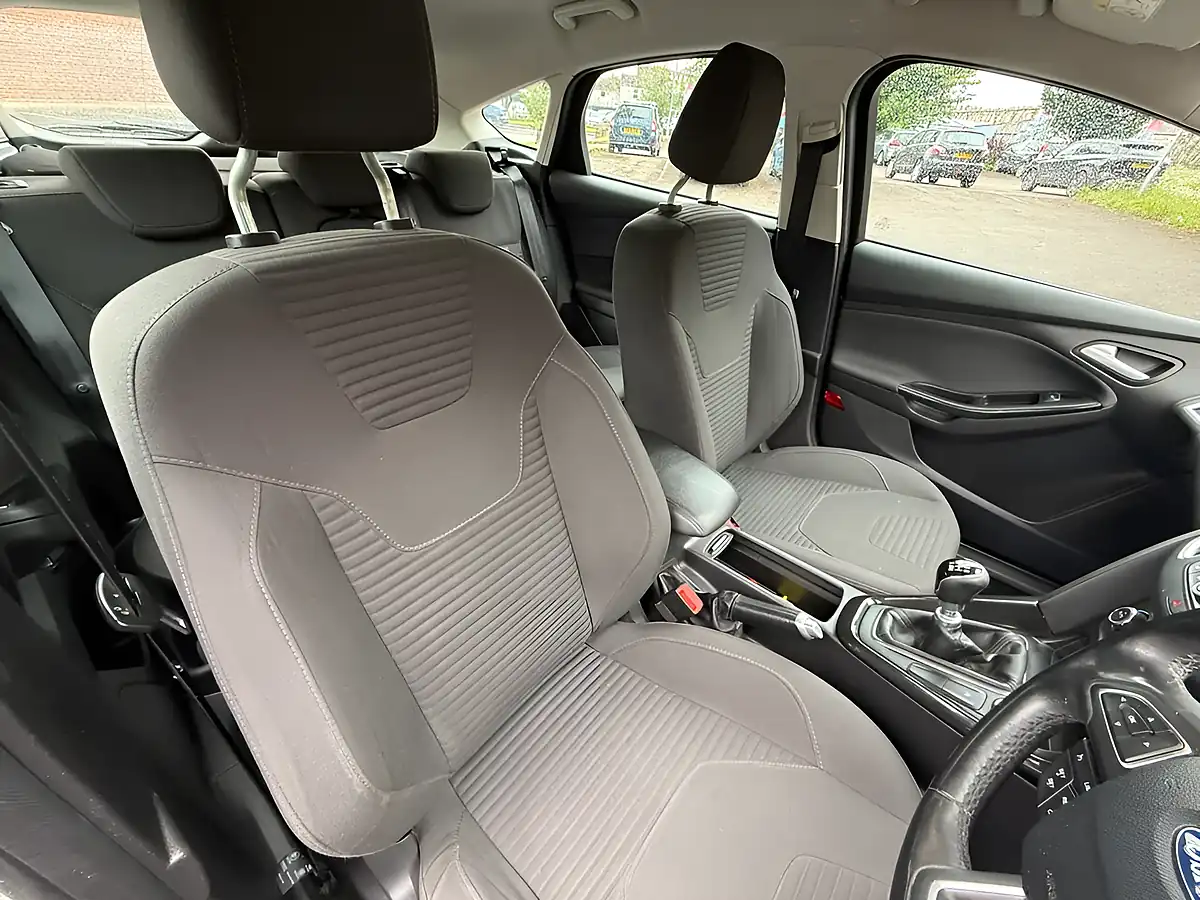 Used 2016 Ford Focus Titanium Grey - Interior and Exterior details 19