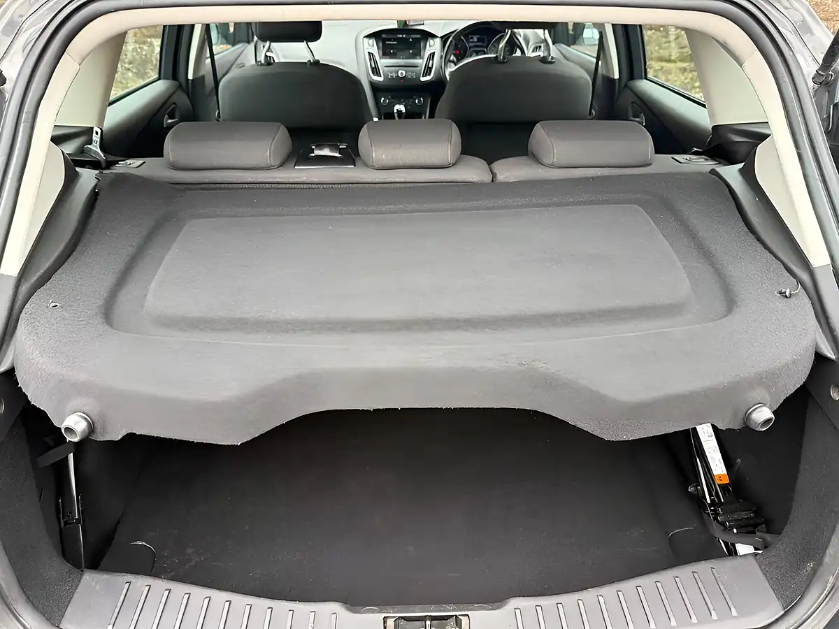 Used 2016 Ford Focus Titanium Grey - Interior and Exterior details 9