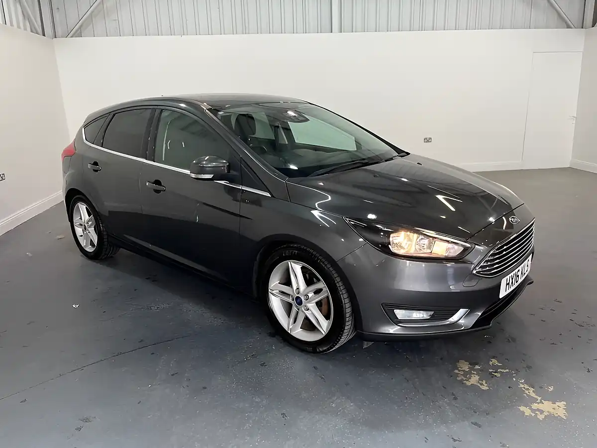 Used 2016 Ford Focus Titanium Grey - Front View