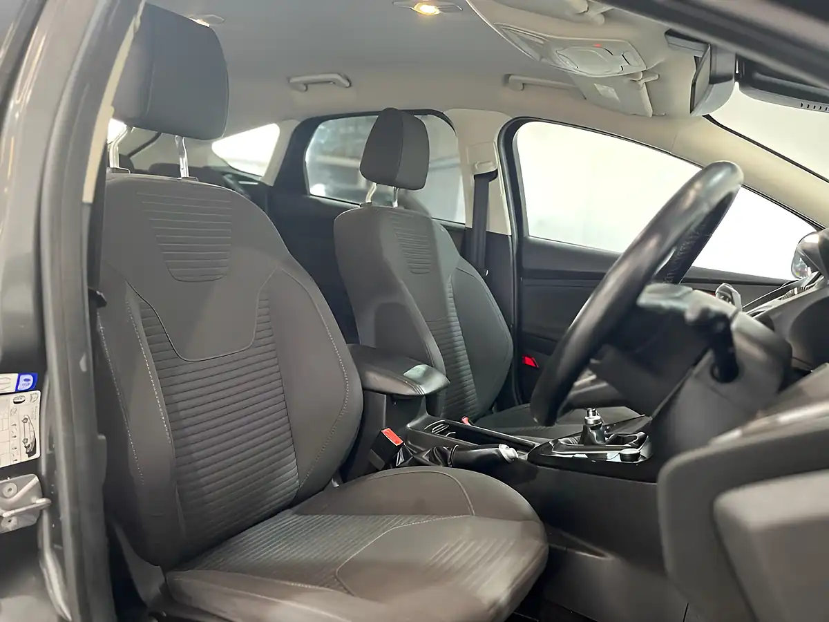 Used 2016 Ford Focus Titanium Grey - Interior and Exterior details 15