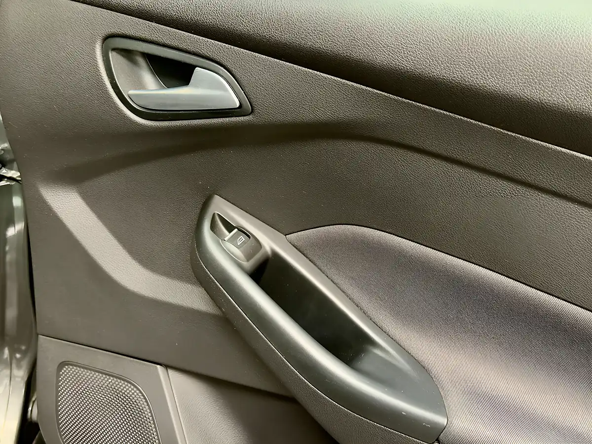 Used 2016 Ford Focus Titanium Grey - Interior and Exterior details 12
