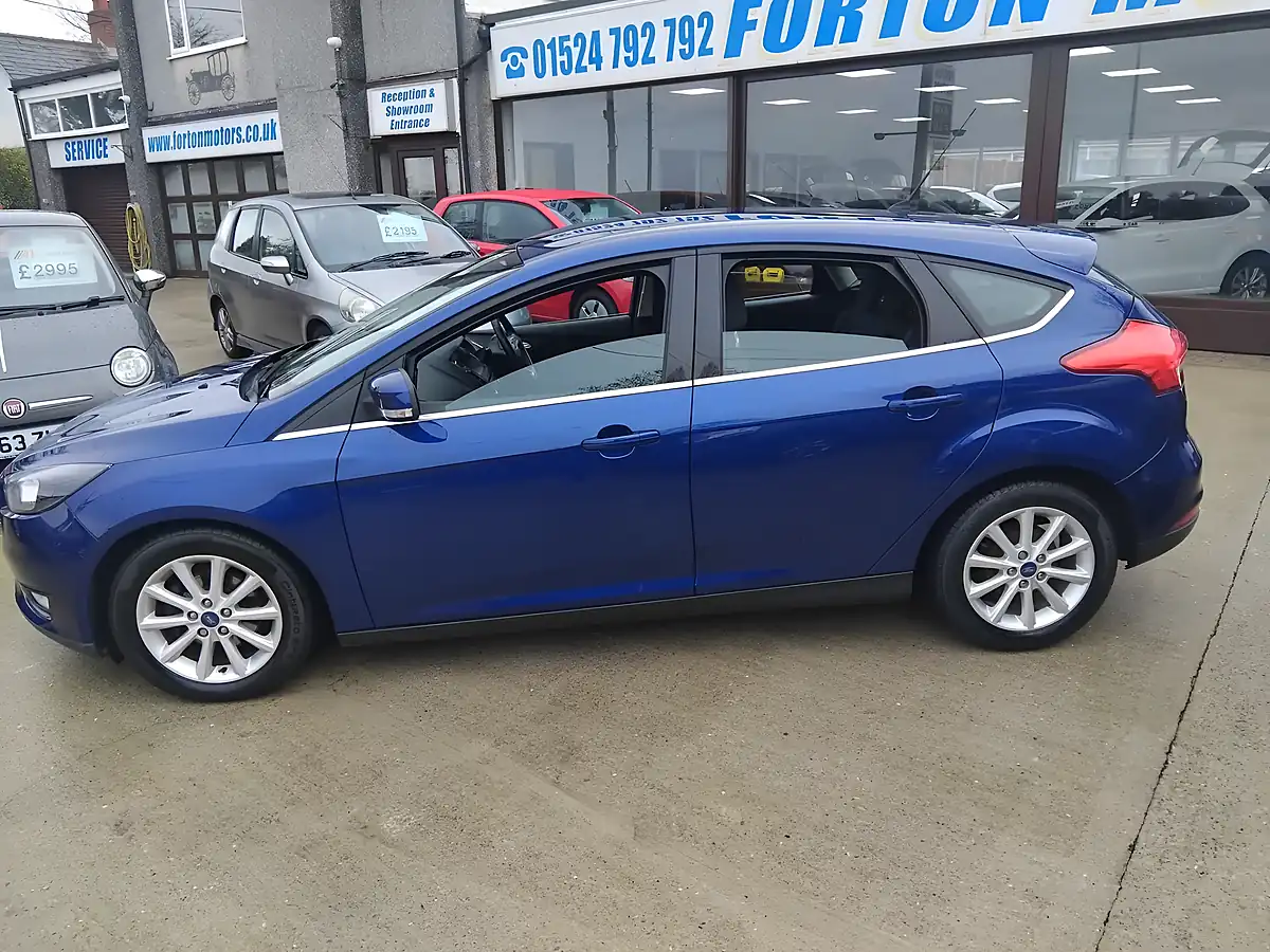 Used 2016 Ford Focus Titanium One Blue - Interior and Exterior details 12
