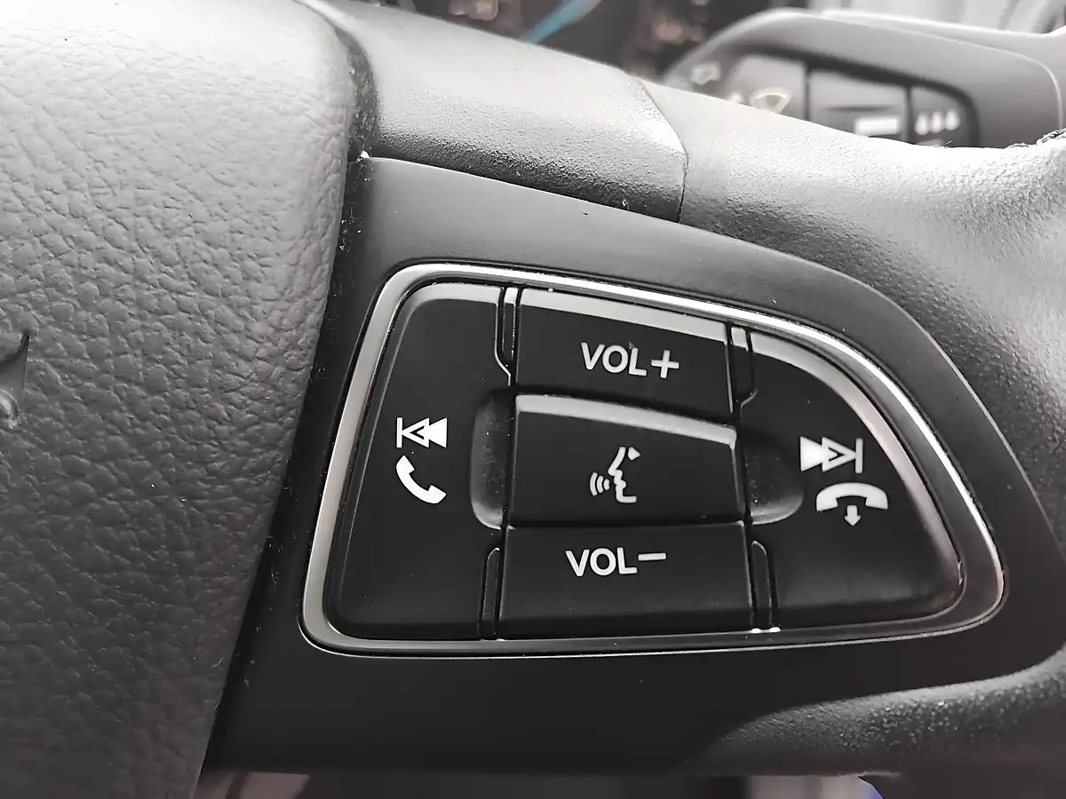 Used 2016 Ford Focus Titanium One Blue - Interior and Exterior details 19
