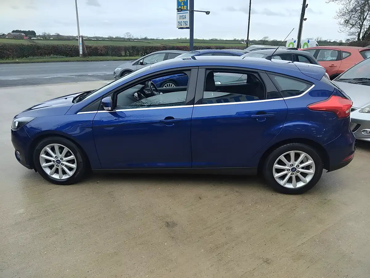 Used 2016 Ford Focus Titanium One Blue - Interior and Exterior details 5