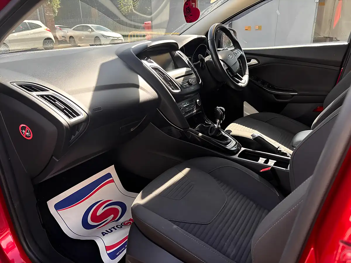 Used 2016 Ford Focus Titanium Red - Interior and Exterior details 11