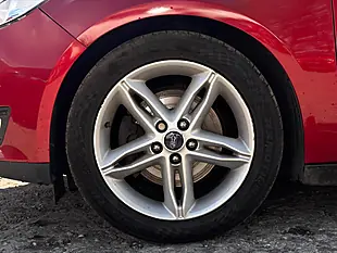 Used 2016 Ford Focus Titanium Red - Interior and Exterior details 19