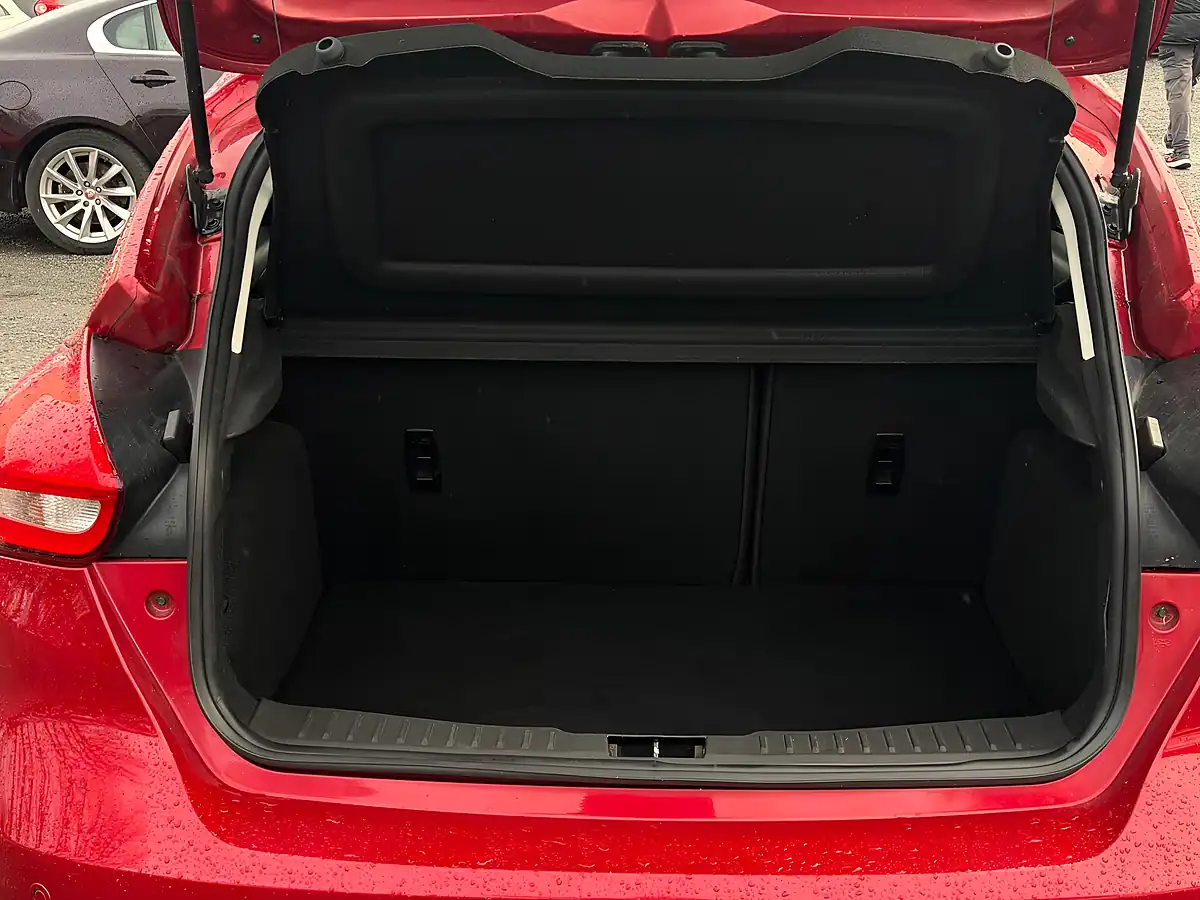 Used 2016 Ford Focus Titanium Red - Interior and Exterior details 20