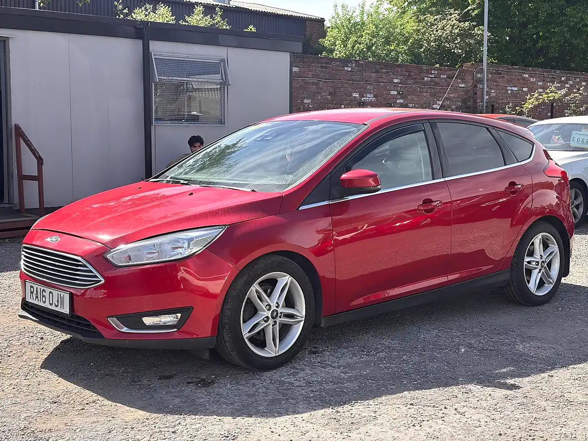 Used 2016 Ford Focus Titanium Red - Interior and Exterior details 3